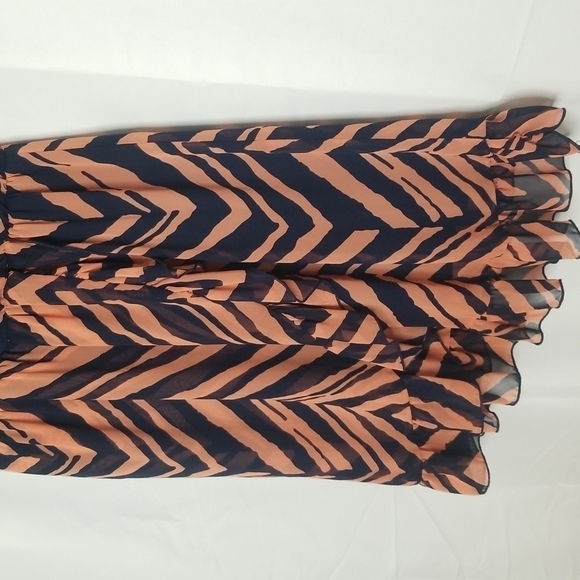 Needle & Thread Pink and Navy Zebra Print V Neck A-Line Dress with Ruffles Sz: L - Picture 4 of 14